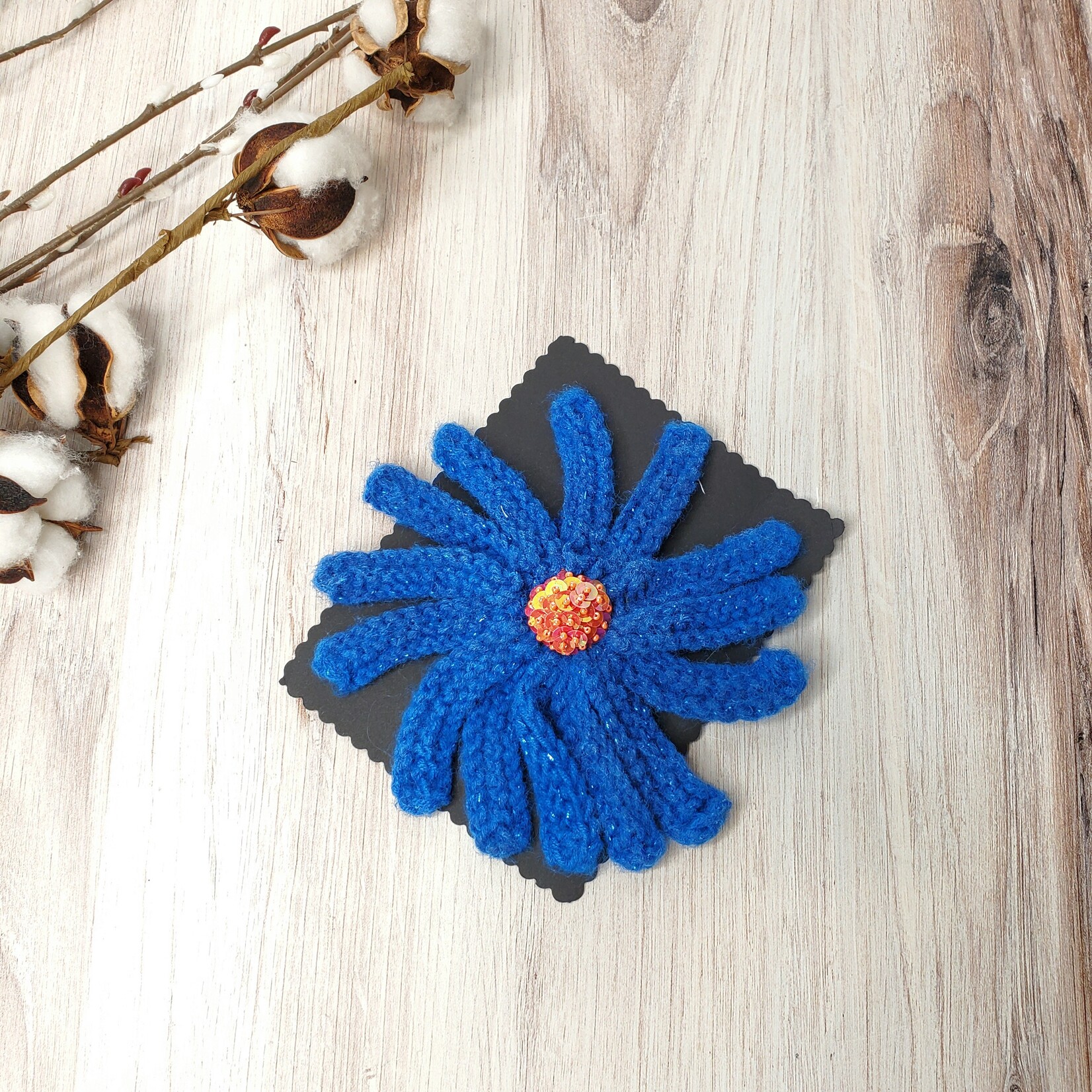 Roan's Repertoire Flower Pins - hand knit